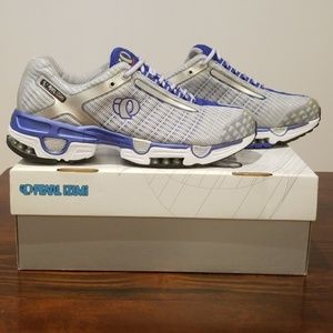 NIB Pearl iZUMi Women's Syncro Guide Running Shoes